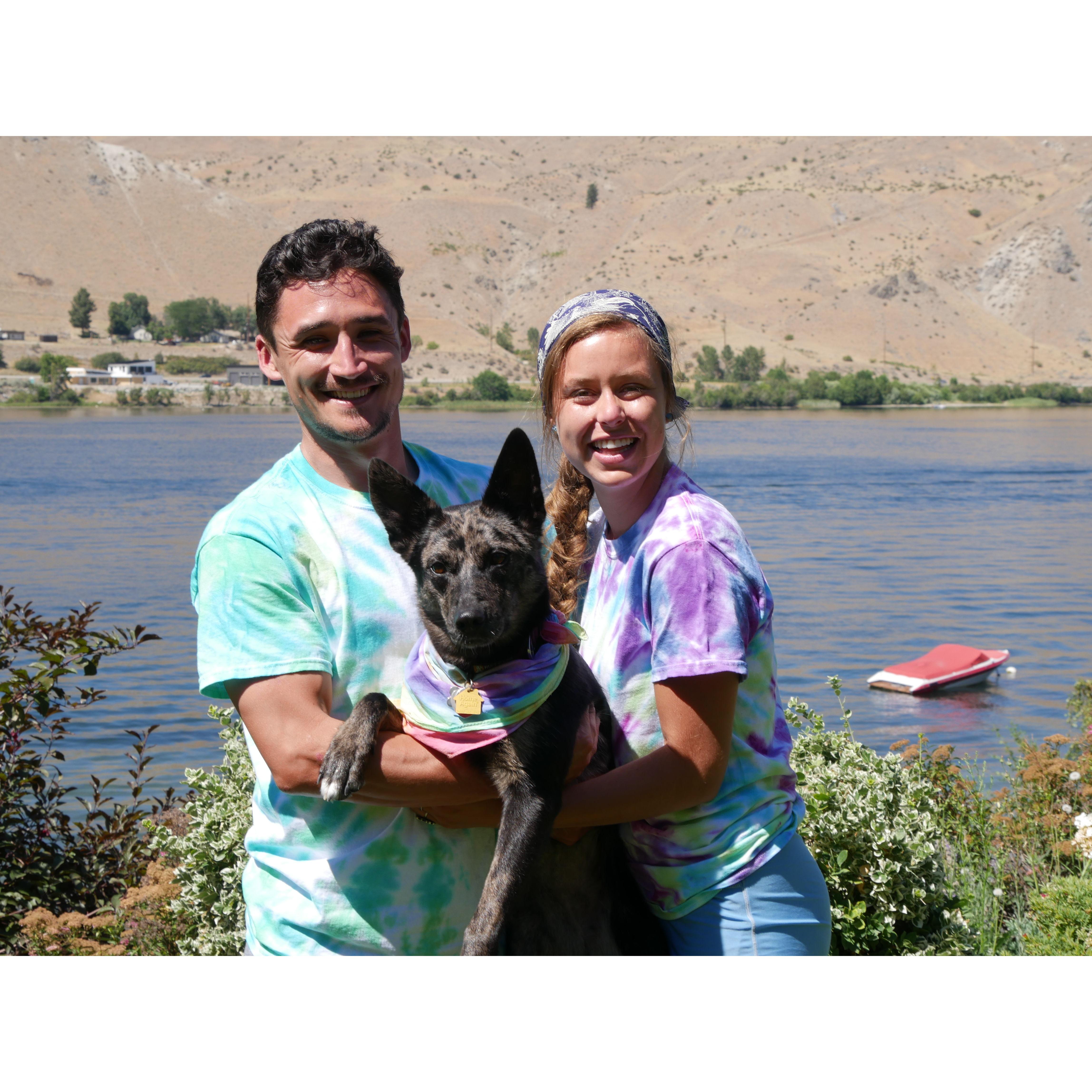 Tie-dye family at the River house!