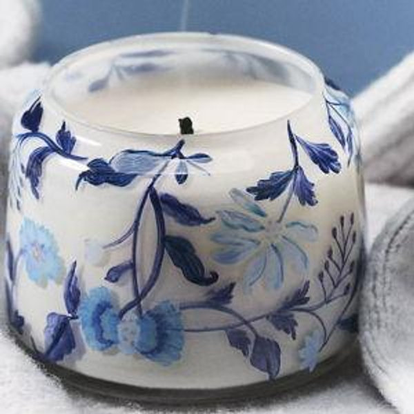 The Gather Candle by Anthropologie: Floral Golden Petals & Cashmere
