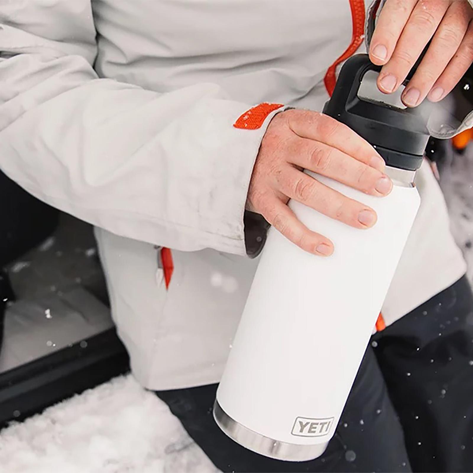 Yeti - 26 oz Rambler Bottle with Chug Cap White