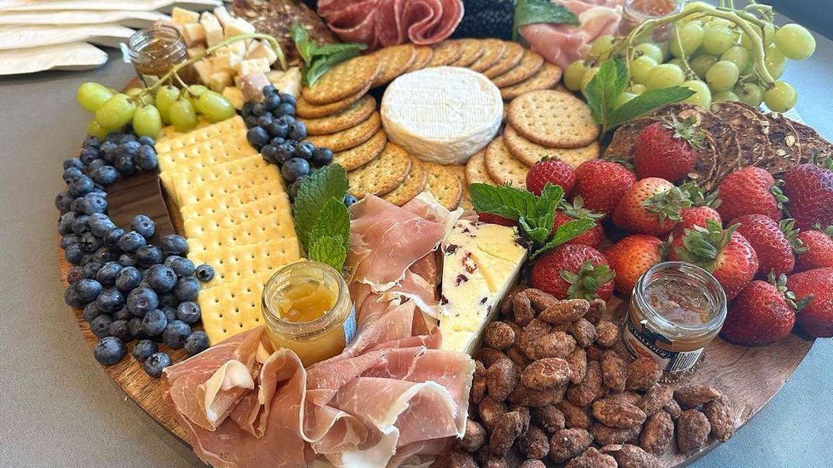 Above Board Food | Wedding Caterers | Cost, Reviews & Photos | Zola