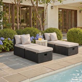 Pramla Outdoor Sette with Ottoman