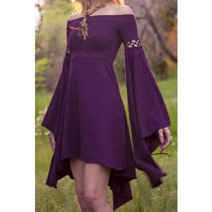 Ladies, your peasant class is... a dress. Just a dress. If you would see it at a normal wedding, you are peasant class with the suit men! Bread and cheese for your dinner! (You'll get real food)