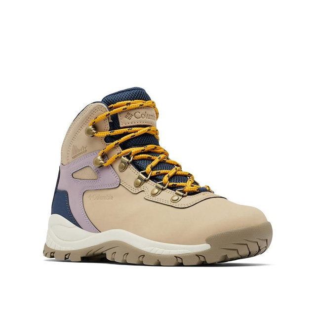 Columbia Women's Discontinued Newton Ridge Plus Hiking Boot