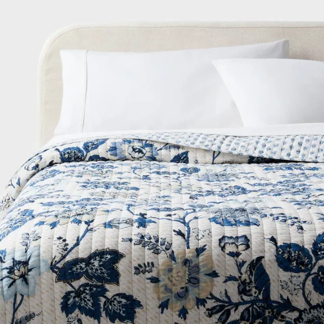 King Large Scale Printed Floral Gauze Reversible Quilt Blue - Threshold™