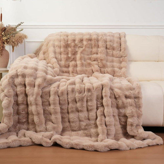 Super Comfort Oversized Warm Thick Bubble Luxury Plush Rabbit Faux Fur Throw Blanket, Fluffy Blanket,Soft Cozy Blanket for Couch Chair Bed Sofa Living Room (Apricot, 60inX80in)