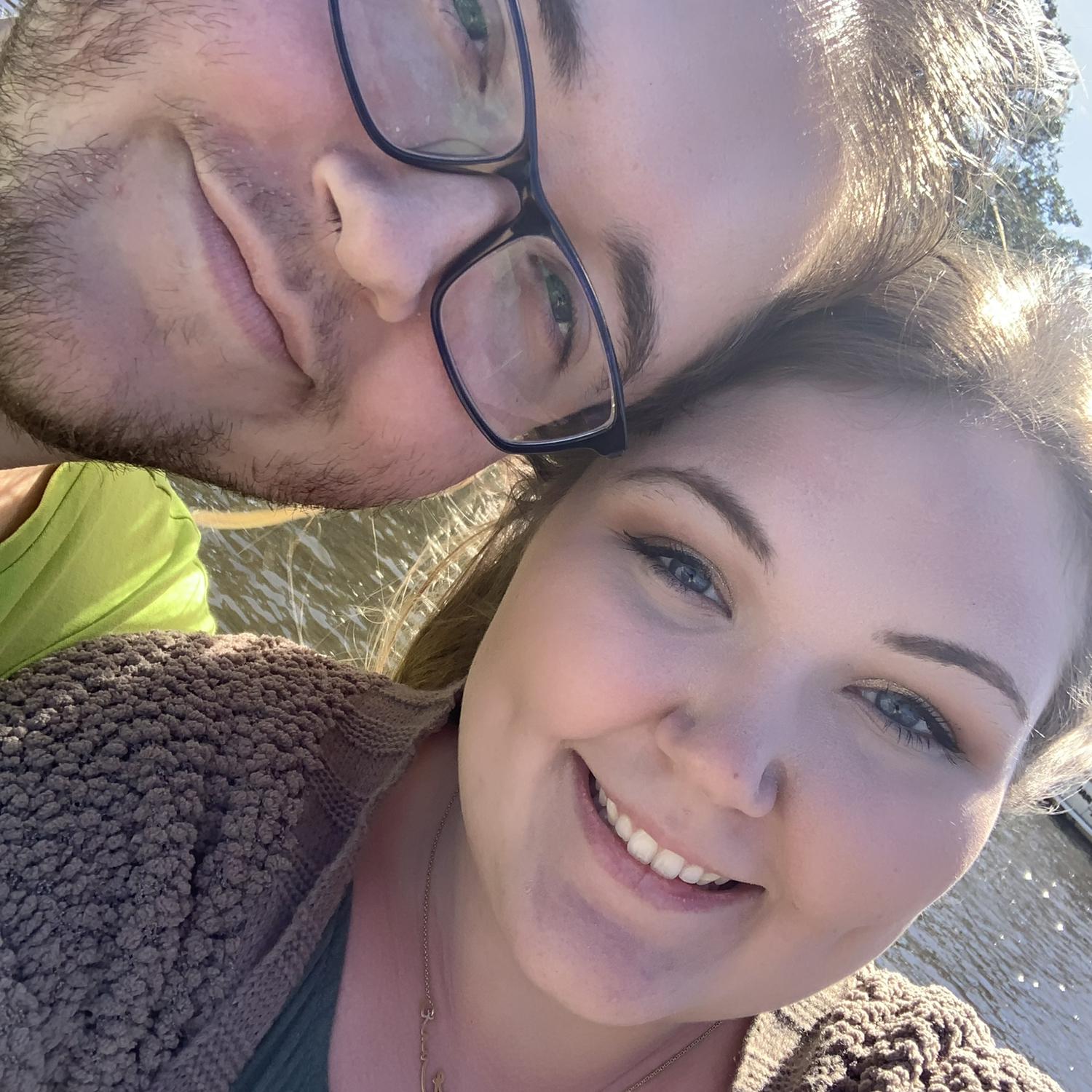 We love spontaneous dates! On this day, we drove to Covington, LA for lunch on the Tchefuncte River. 10.17.21