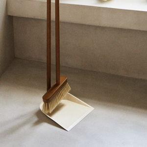 Dust pan and broom set