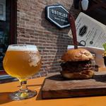 Growlers Beer Bistro