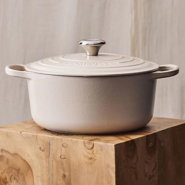 Signature Round Dutch Oven - Brioche 7.25qt