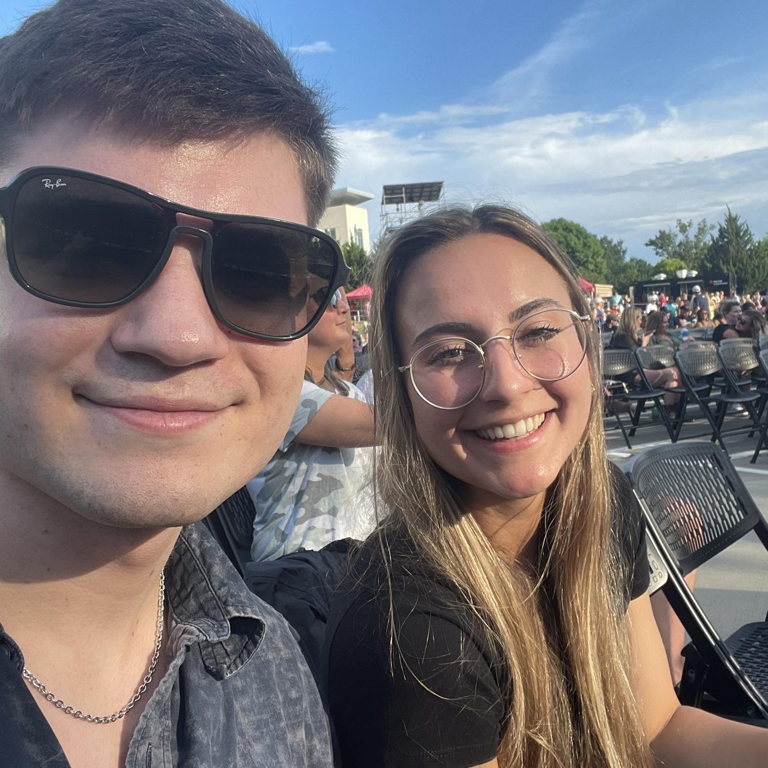 Our second date: Riley Green concert!