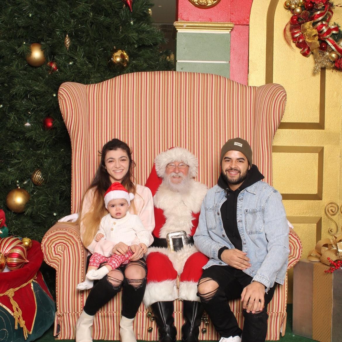 Pictures with Santa - 2023