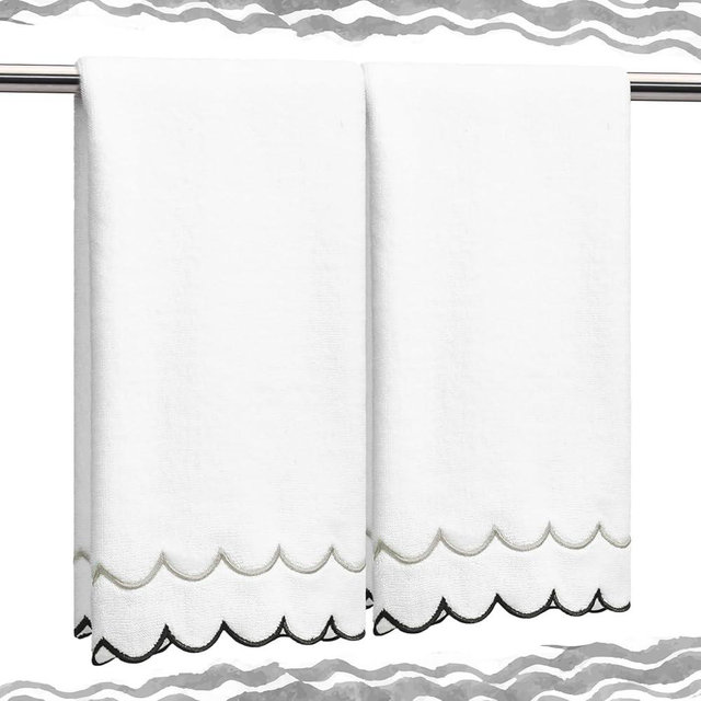 Hahafelt 2 Pcs Scalloped Hand Towels 100% Cotton Hand Towels for Bathroom 15.75 x 27.56 Inch 500 GSM Cute Soft Absorbent Embroidered for Hotel Spa Sport Yoga(Gray and Black)
