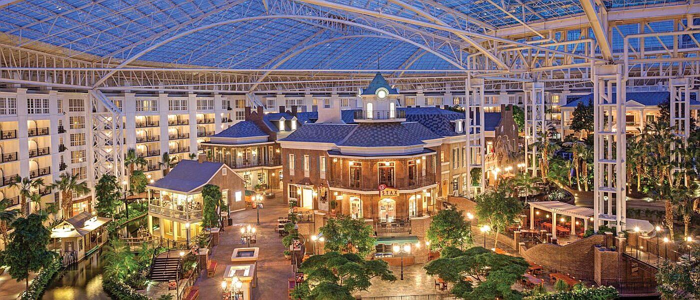 The Wedding Website of Iliana Royero Perez and Colonel Michael Lee Jones