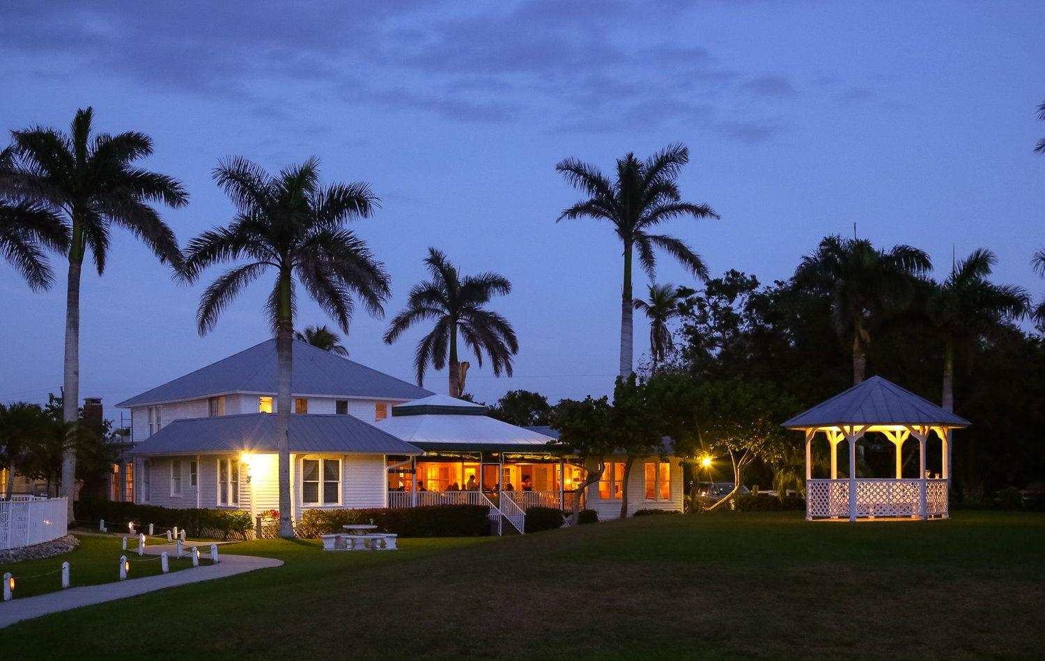 The Wedding Website of Emily Hughs and Gene Tanton