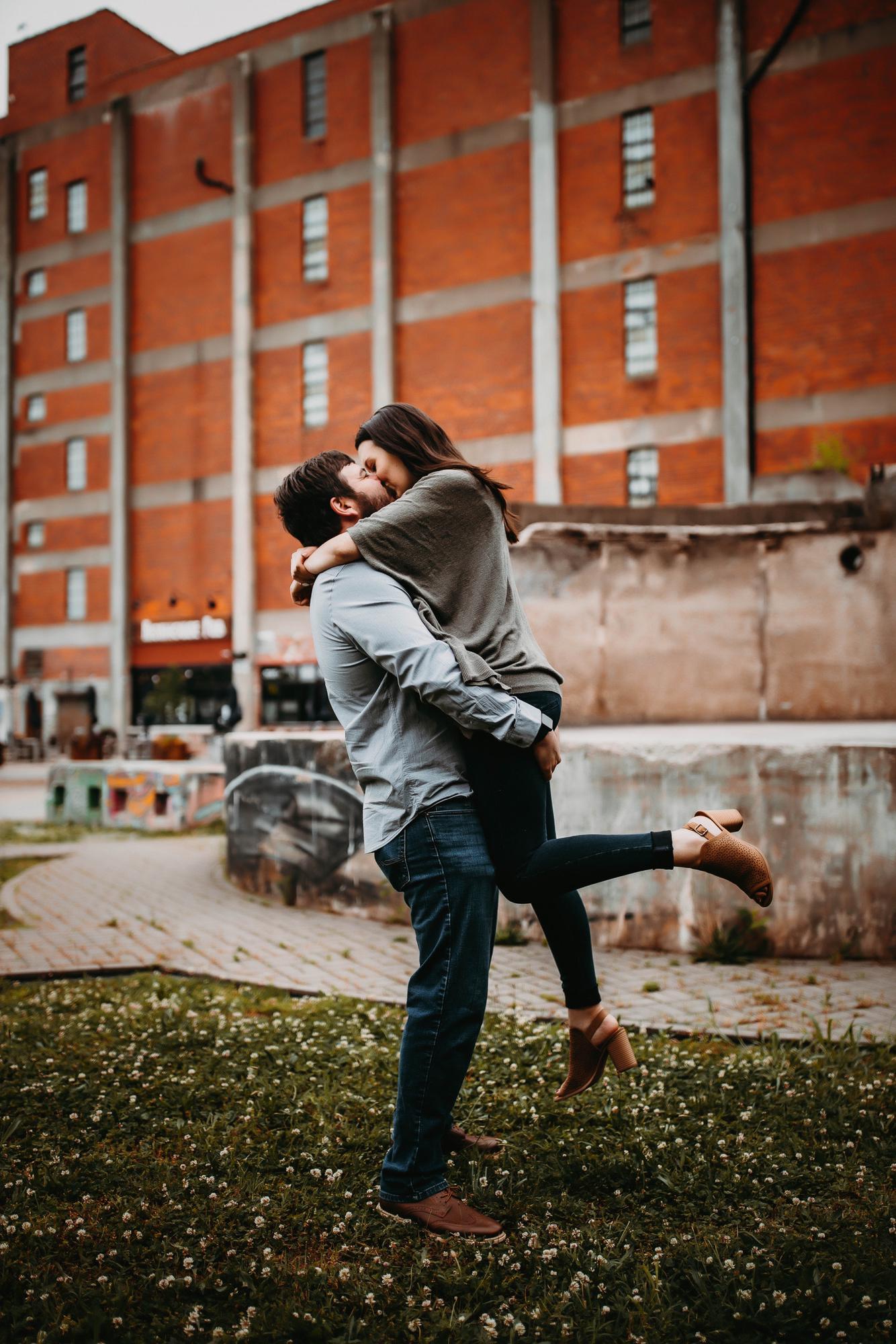 Engagement Pictures in Kentucky. May 2021