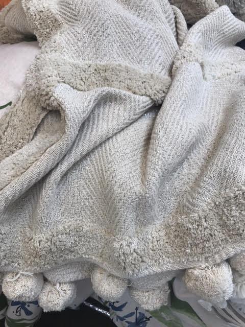 Throw Cotton w/Matalic Fringe