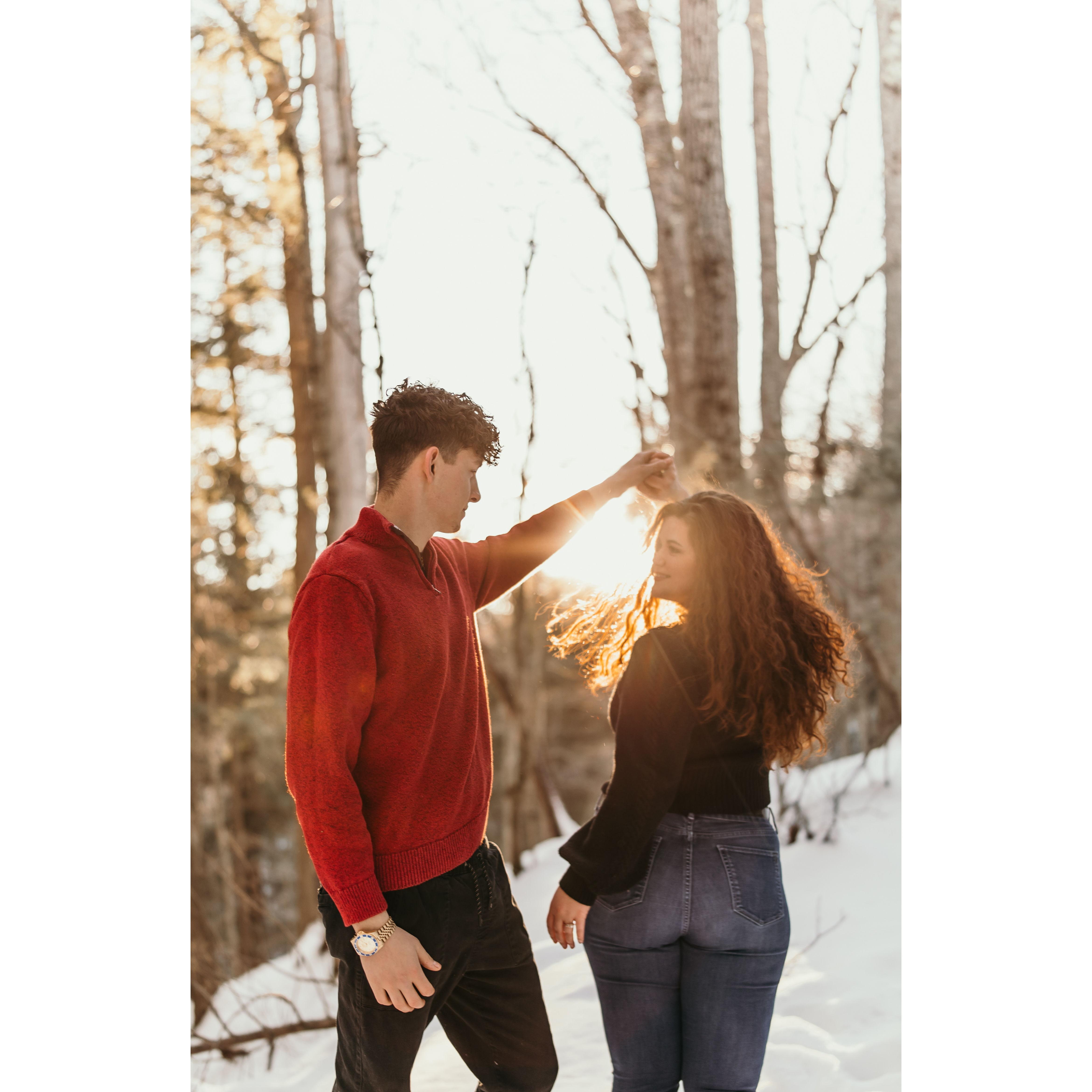 Engagement pictures at Vaughan Woods