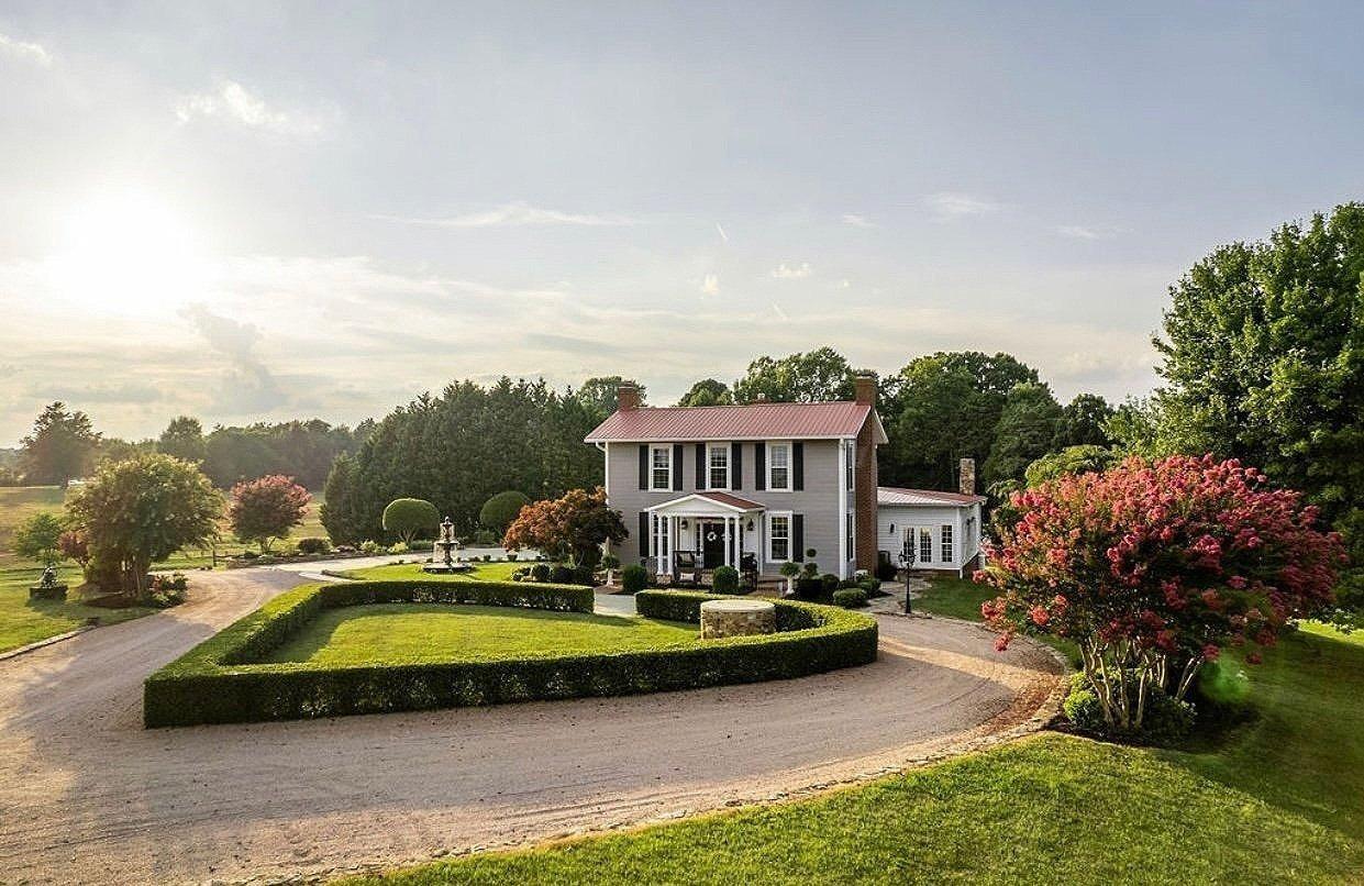 The Wedding Website of Cassandra Didinger and Noah McHale