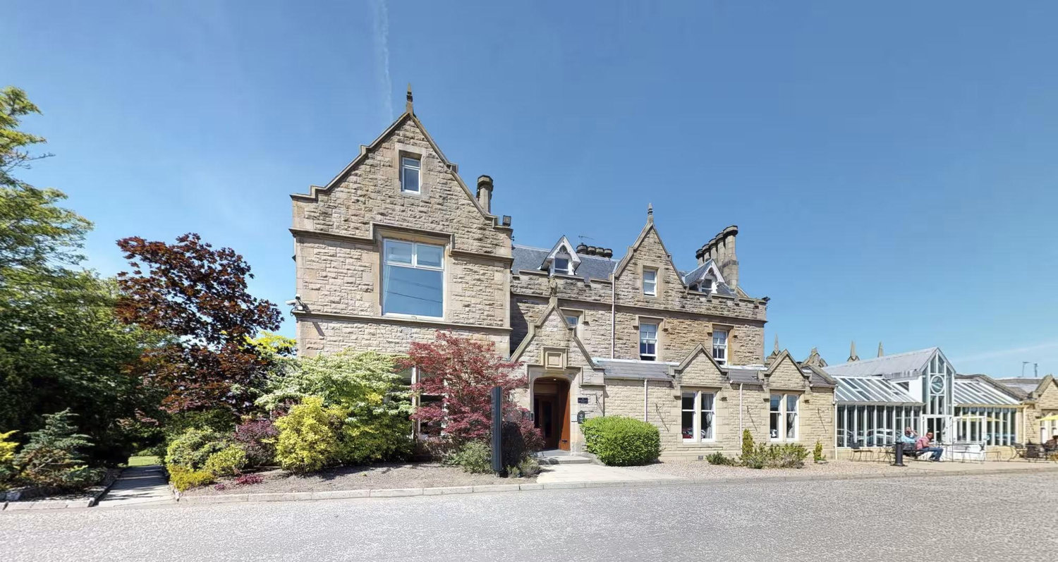The Wedding Website of Emma Saunders and Dean Elliott