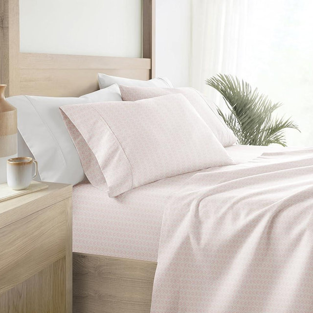 Queen Sheet Set 4 Piece - Ultra Comfortable & Breathable Cooling Queen Bed Sheets - Deep Pocket & Wrinkle-Free Sheets Fits 16" Mattress - Extra Soft & OEKO-TEX Certified - Classic in Pink