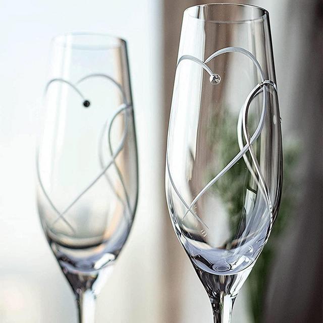 Champagne Flutes set of 2, Bride and Groom Toasting Champagne Glasses with Hand Cut Love Heart Decorated with Clear Crystals, Hand Blown Wine Glasses, Wedding Gifts for Couple Engagement gift