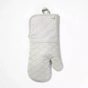 Oven Mitt - Figmint™