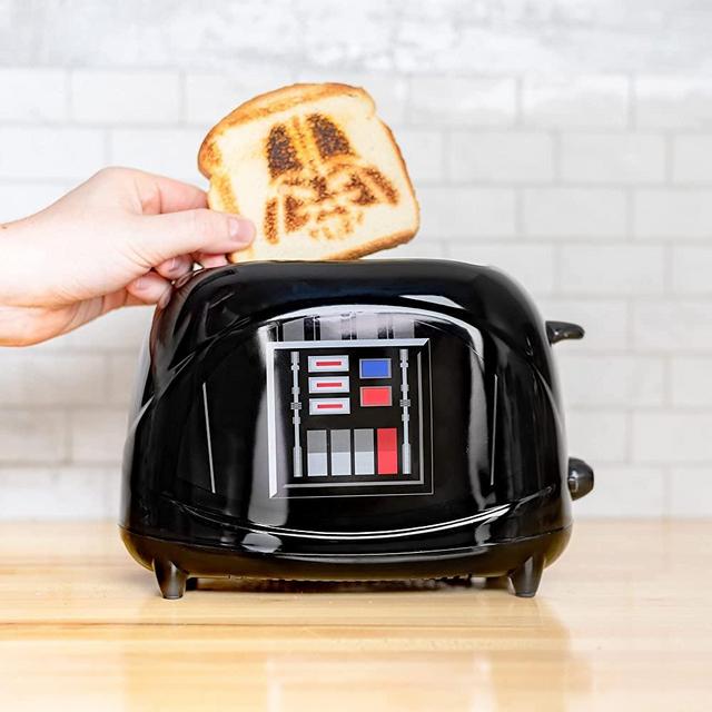 Uncanny Brands Star Wars Darth Vader 2-Slice Toaster- Vader's Icon Mask onto Your Toast