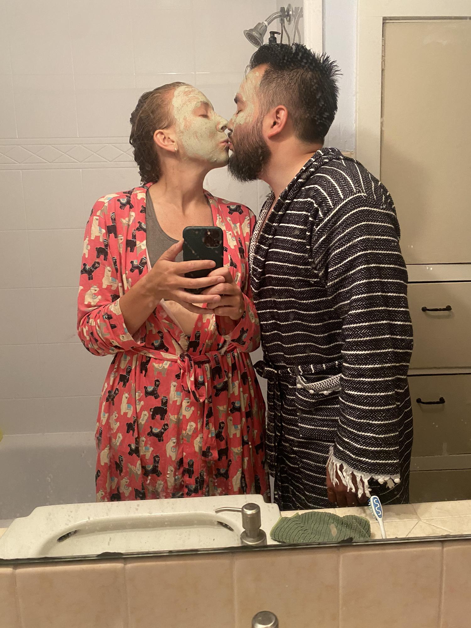 3 months of being engaged, Rachel and Tom are feeling happy and relaxed