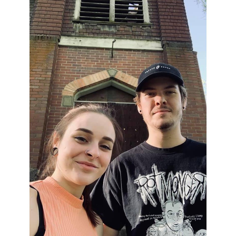 During one of our yearly trips to Elberton, a small 'abandoned' city we like to traipse around in.