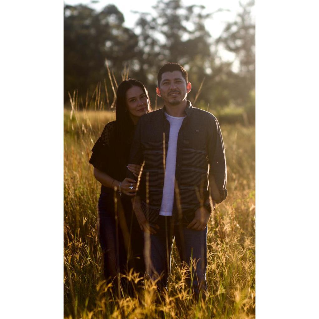 Somos muy gratos por tu cariño y tu presencia en este día que marcará nuestras vidas y nuestro rumbo hacia adelante.

Con afecto,
Jacqueline & Ulises.