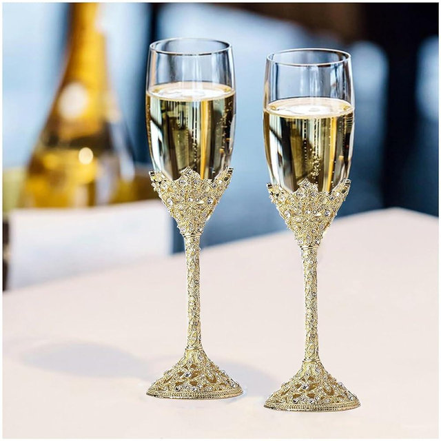 Popgege Gold Wedding Champagne Flutes,Crystal Glasses Champagne Toast for Wedding Decorations,Champagne Glasses Set of 2,Gold Party Cups for Mr and Mrs, Engagement Gifts for Couples - 7oz