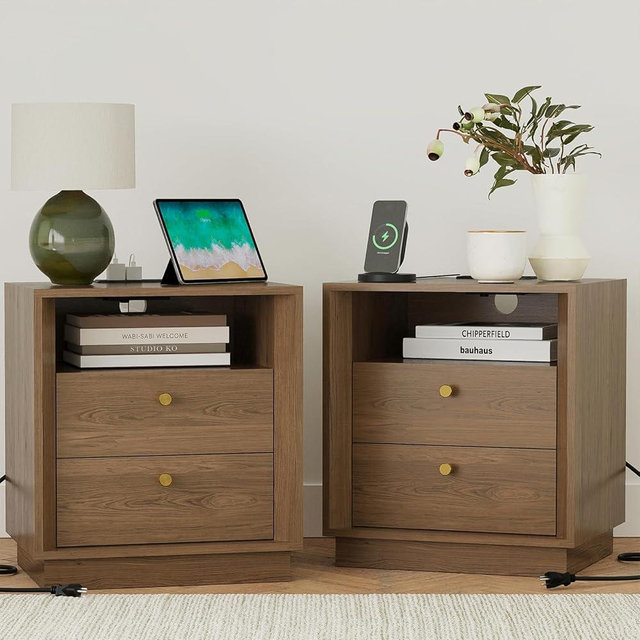 FORTUNETEC Nightstand Set of 2 with Charging Station, Mid Century Modern Nightstand with Wood Grain Texture, Minimalist End Table with Drawers Storage, Bedside Table for Bedroom Living Room, Walnut