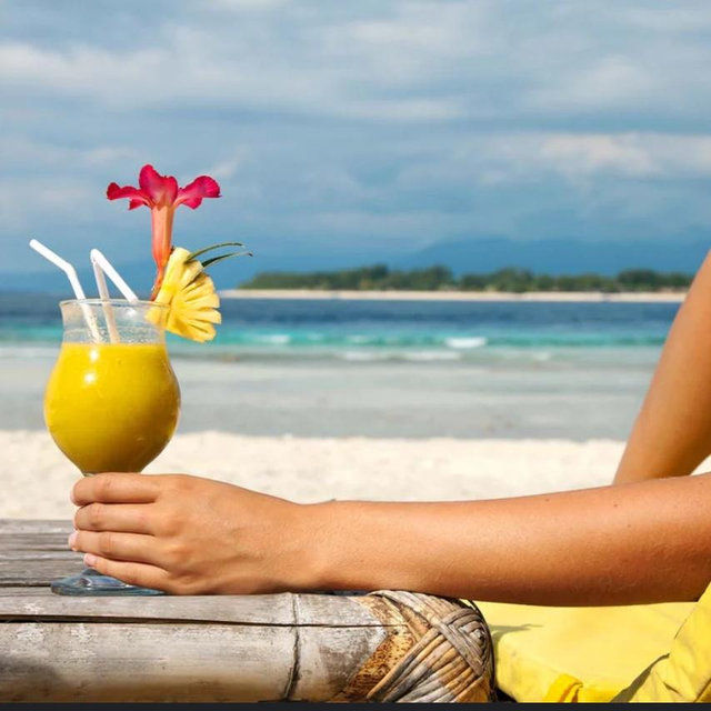 Venmo-Drinks on the beach! 🍹