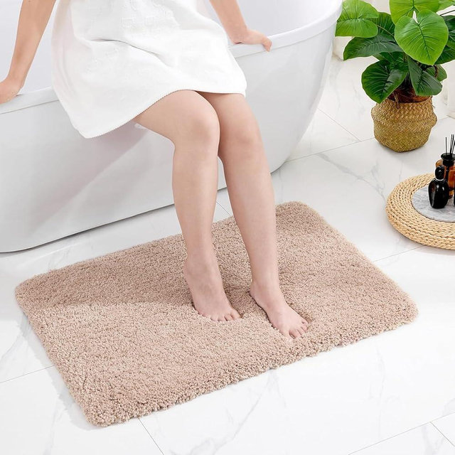Disolla Beige Bathroom Rug 24x36 - Non-Slip Plush Thick Bath Mat, Highly Absorbent & Ultra Soft Fluffy Floor Mat, Machine Washable for Shower and Tub