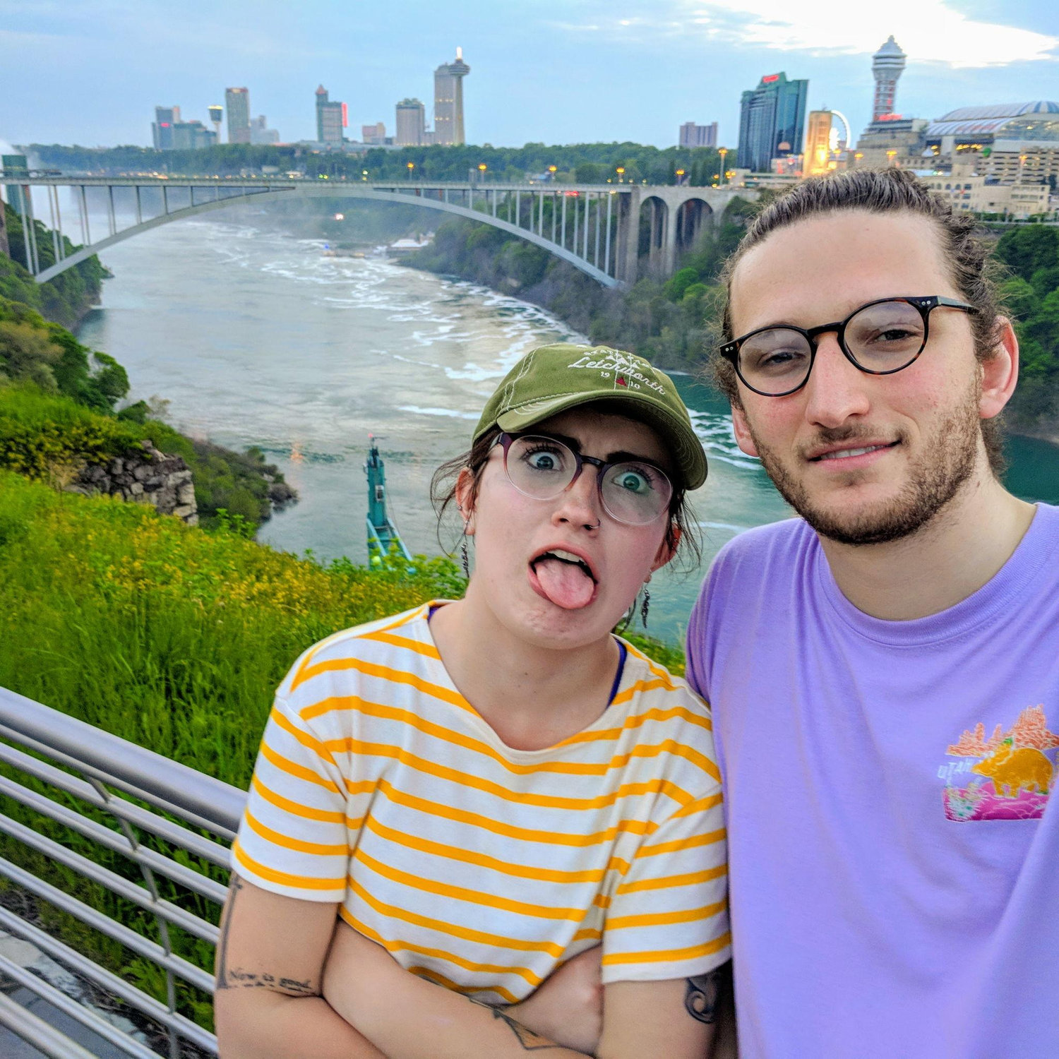 Sarah twists her ankle and Mitch carries her in Niagara Falls
