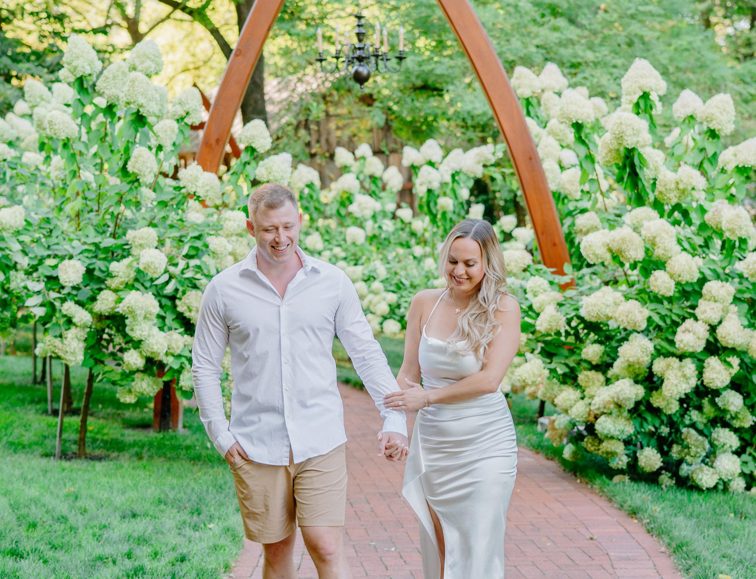 The Wedding Website of Lindsey Baker and Jake Snook