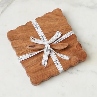 Scalloped Cutting Board with Spreader