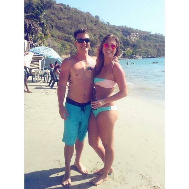 Beach babes
Playa La Ropa
Zihua Trip - March 2015