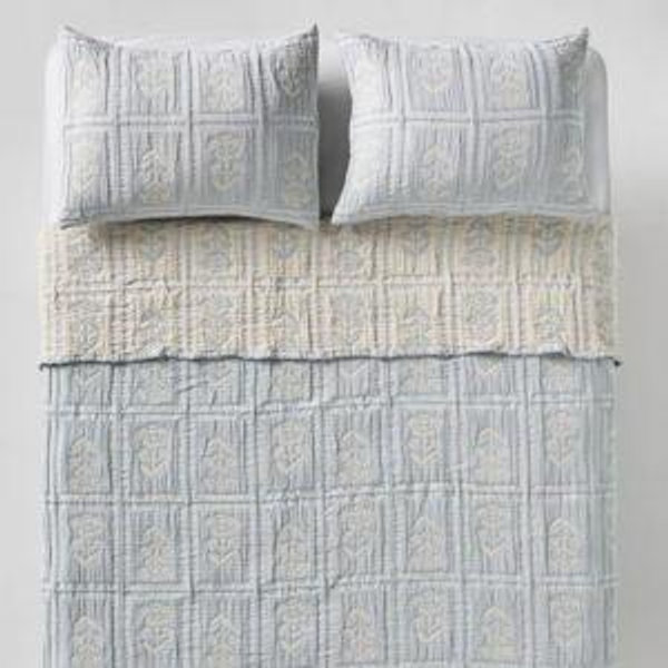 Parker Cotton Floral Woven Coverlet - Blue Floral Queen