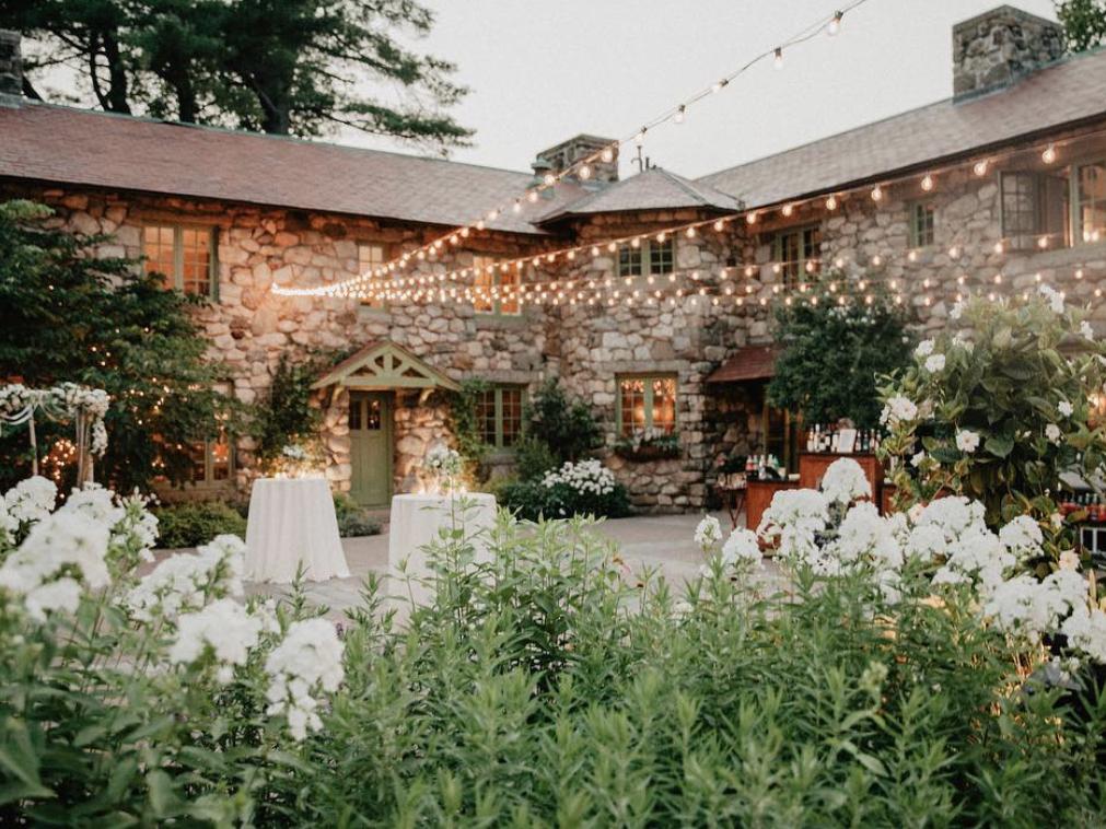 The Wedding Website of Bianca Silveira and Jayson Martin