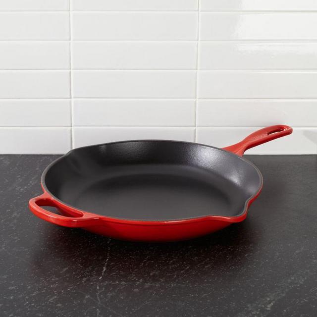 Le Creuset ® Signature Cerise 11.75" Skillet