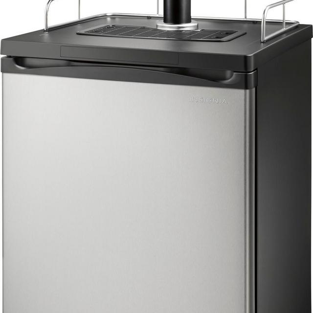 Insignia™ - 5.6 Cu. Ft. 2-Tap Beverage Cooler Kegerator - Stainless steel