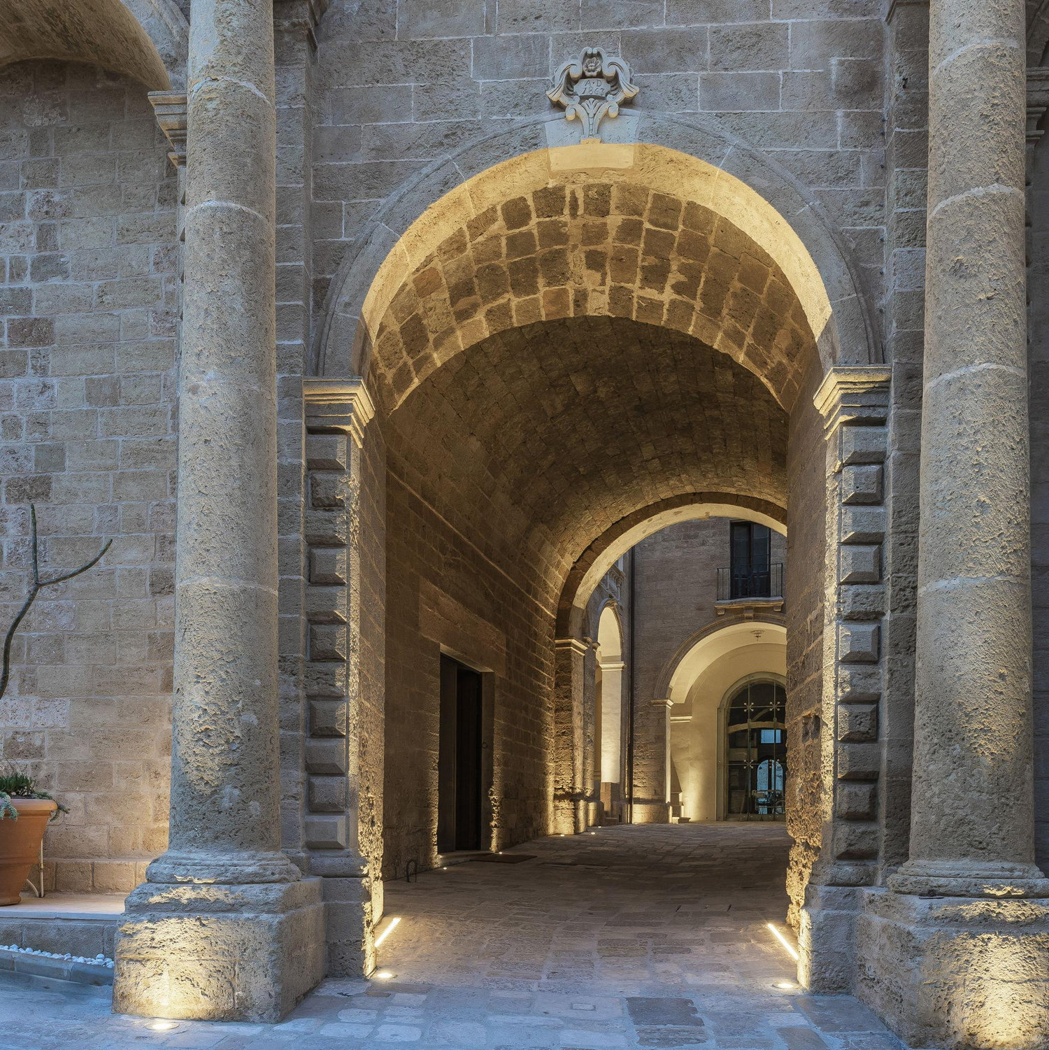 One of the entrances to the Castello. We may do drinks here.