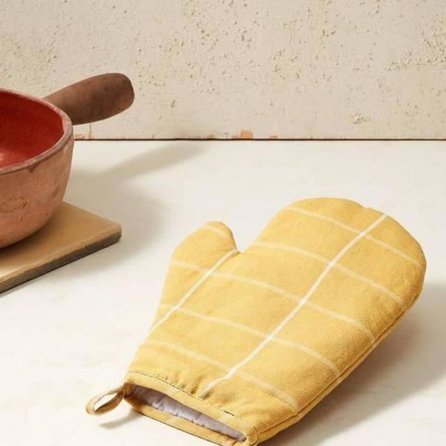 MINNA Gold Grid Oven Mitt