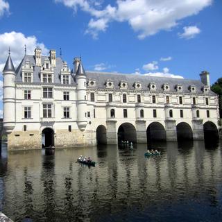 Loire Valley Castles Day Trip with Wine Tasting for 2 - France