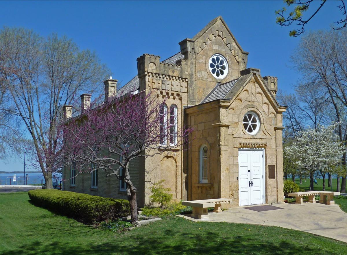 The Wedding Website of Molly Wissell and Thomas Laduch