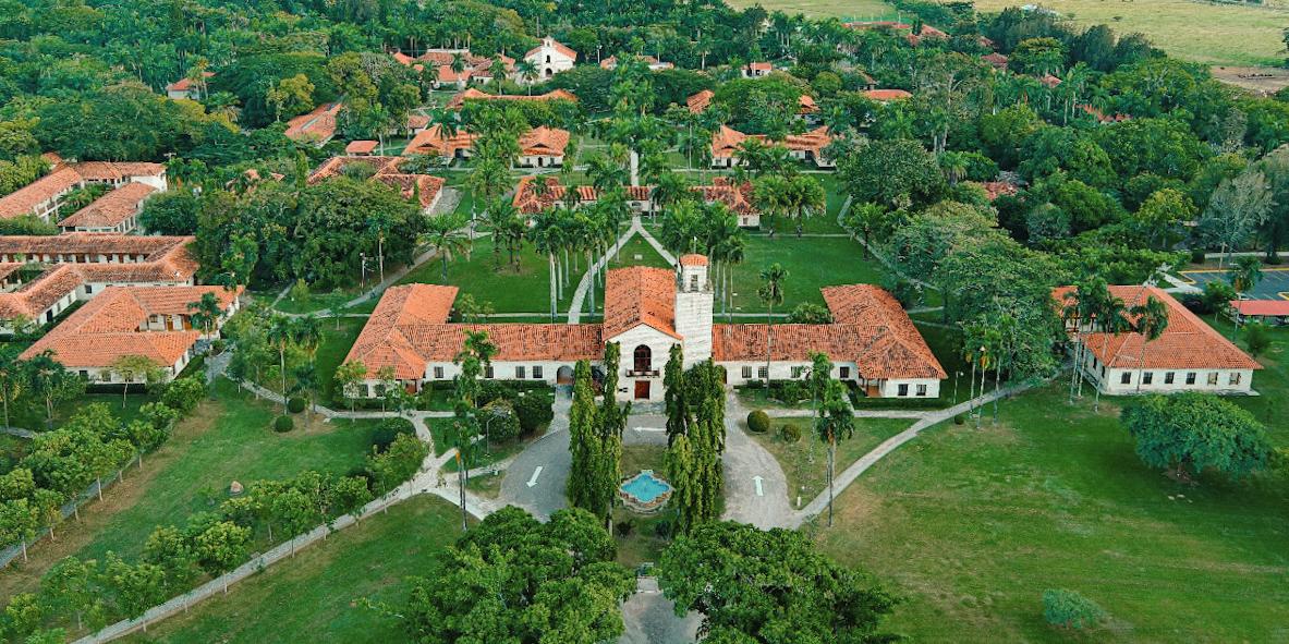 The Wedding Website of Alejandro Flores and Raquel Lagos