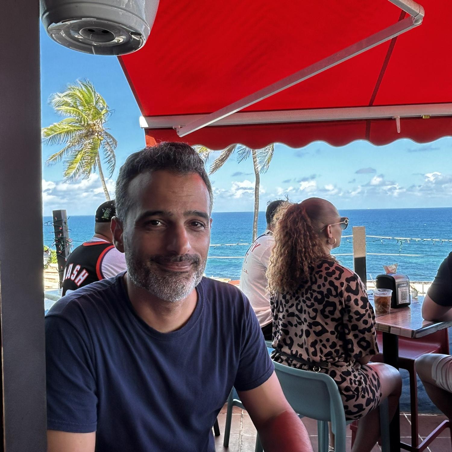 At La Vergüenza, a favorite of Don Nolo Valcárcel