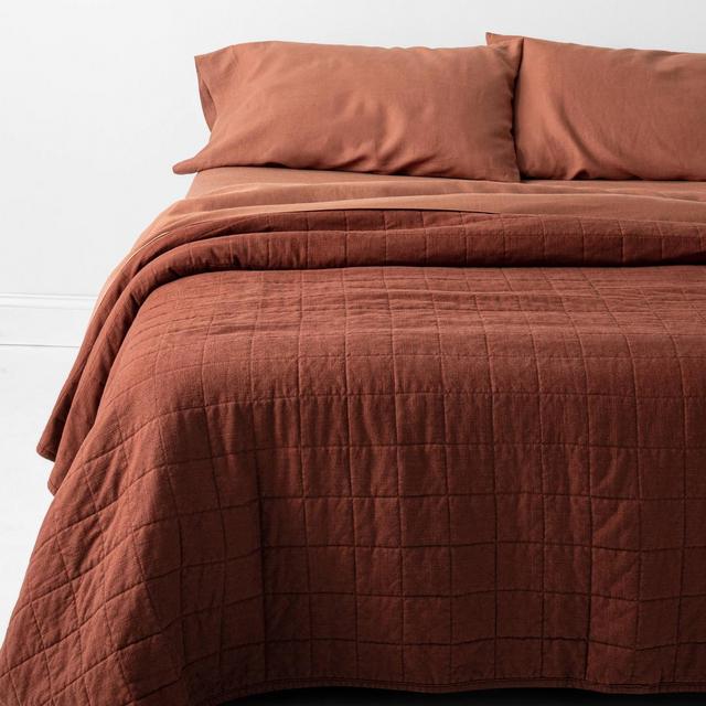 King Heavyweight Linen Blend Quilt Dark Clay - Casaluna™