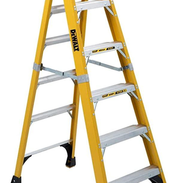 DeWalt 6-Feet Fiberglass Stepladder, 500-Pound Duty Rating, DXL3810-06,Silver